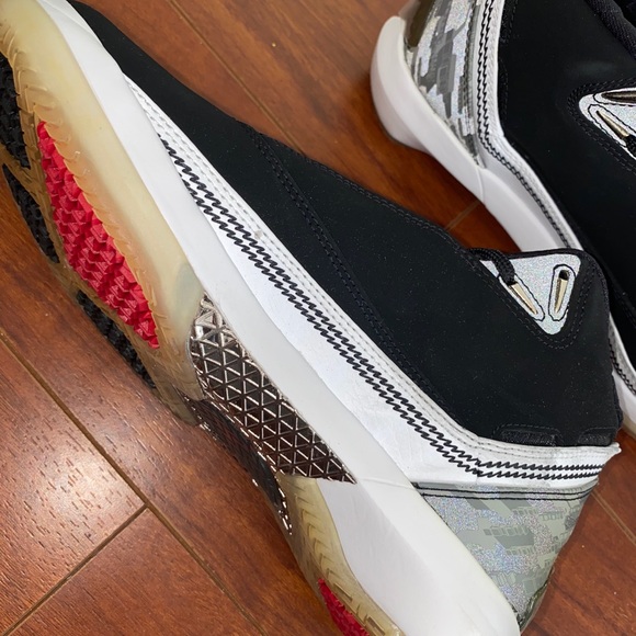 AIR JORDAN 22 RETRO COUNTDOWN PACK - Picture 2 of 4